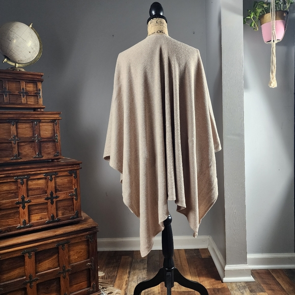 Open-Front Ribbed Wrap - Picture 2 of 6